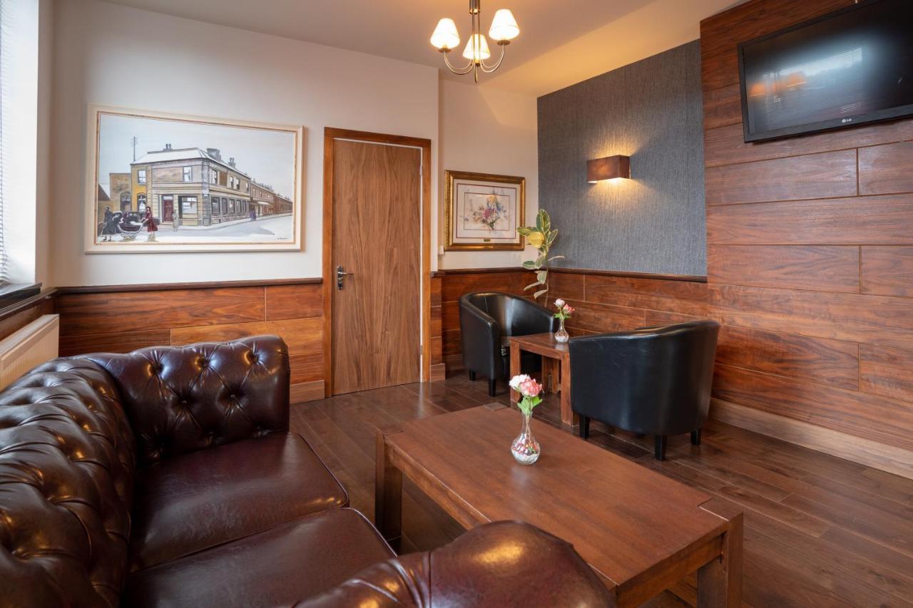 Eagle Hotel Luton Airport Экстерьер фото