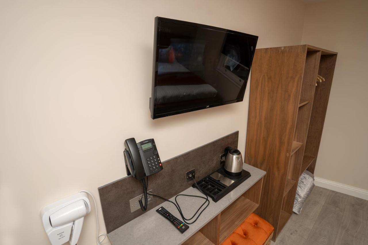 Eagle Hotel Luton Airport Экстерьер фото