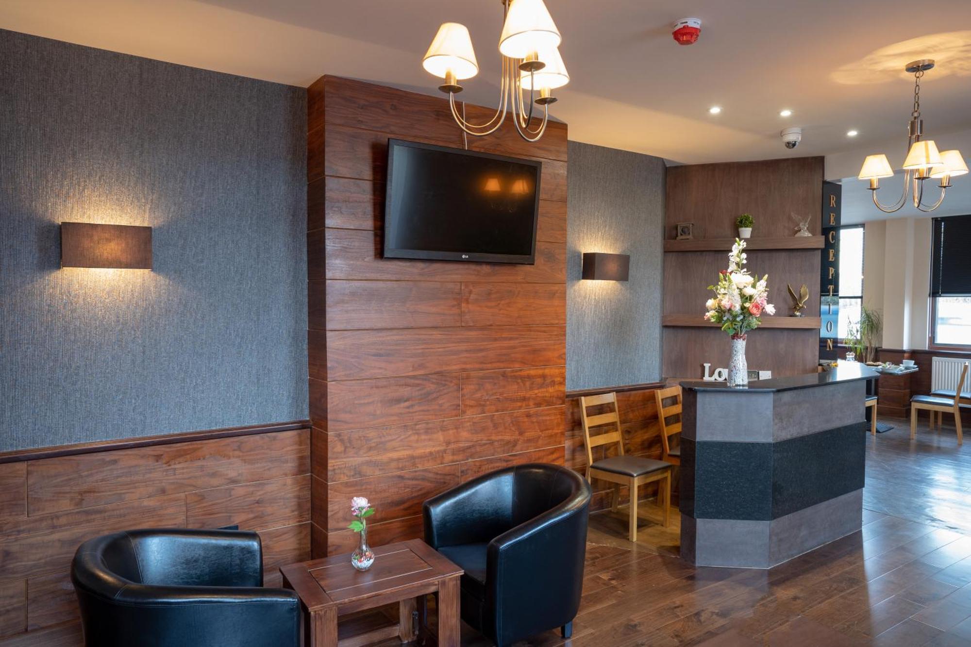 Eagle Hotel Luton Airport Экстерьер фото