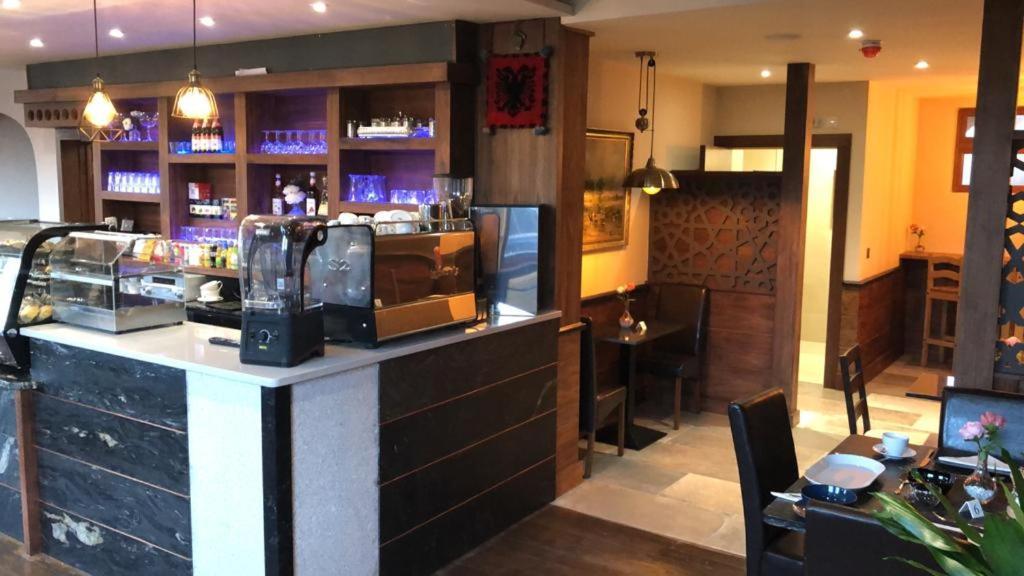 Eagle Hotel Luton Airport Экстерьер фото